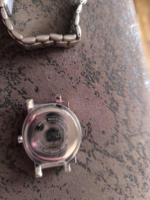 Часы женские Esprit и Romanson