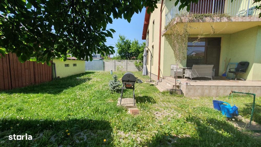 Proprietar vând casă individuală pe colț în zonă liniştită