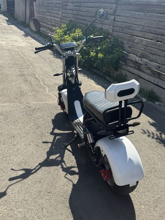 Scuter electric.