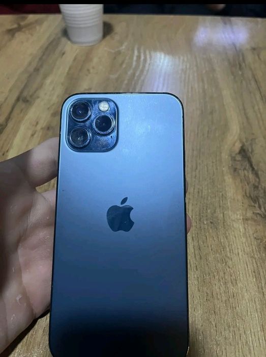 Продам обменяю айфон 12 про