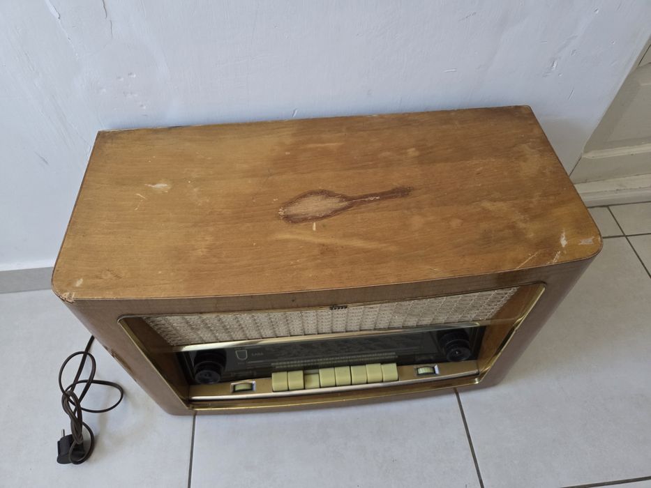 Radio pe lampi Saba functional