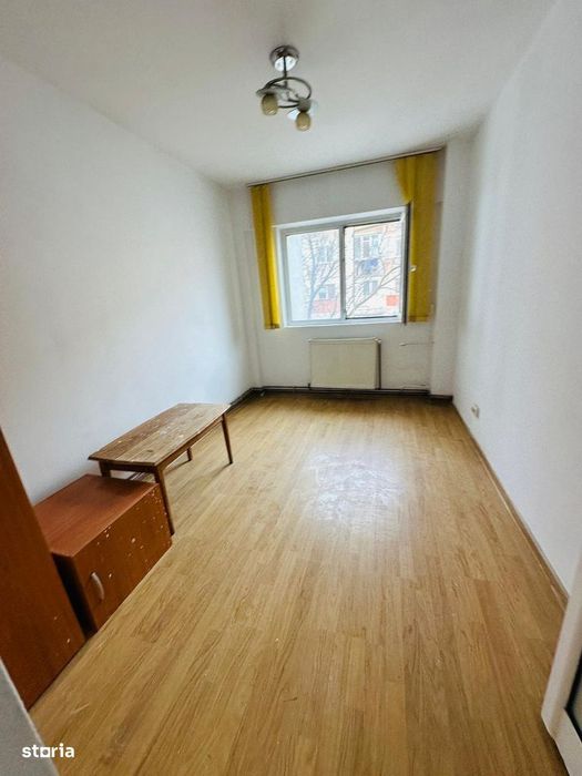OPORTUNITATE DE INVESTIȚIE: Apartament cu 3 camere și 2 băi, etaj 2
