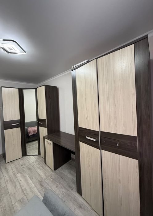 Продаю спальный гарнитур