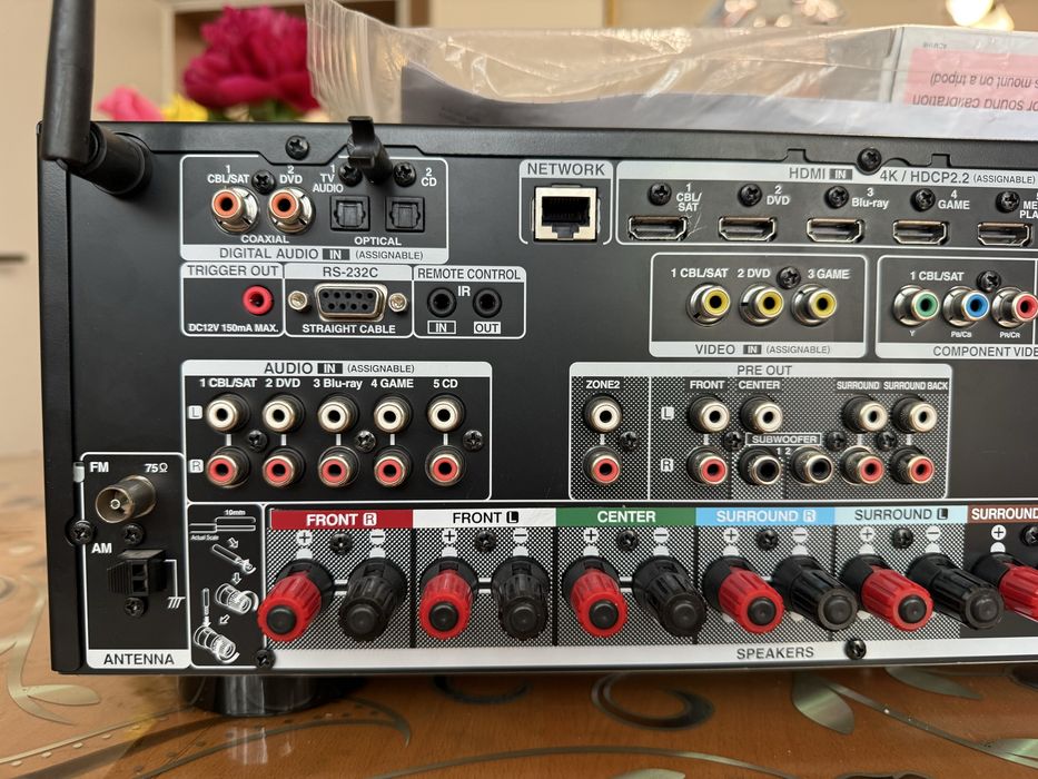Denon AVR-X3200W Bluetooth Wi-Fi
