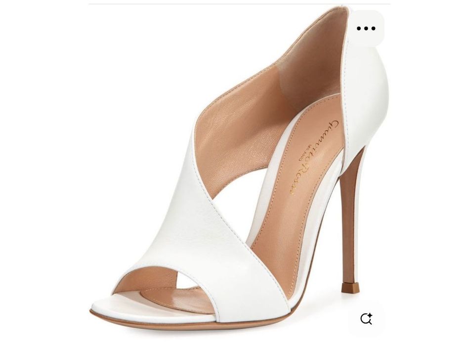 Срочно продам босоножки