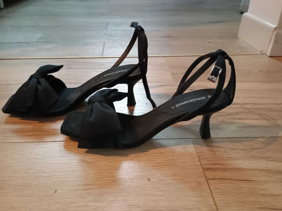 sandale stradivarius 37 cu funda si toc mic