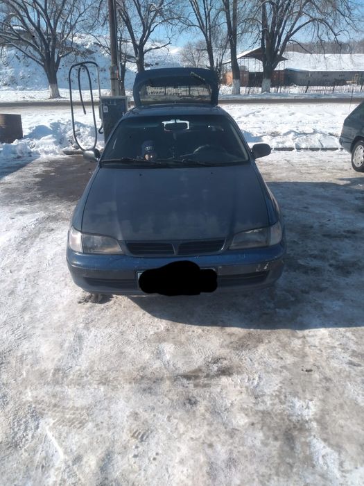 Соочно продам Toyota Carina E