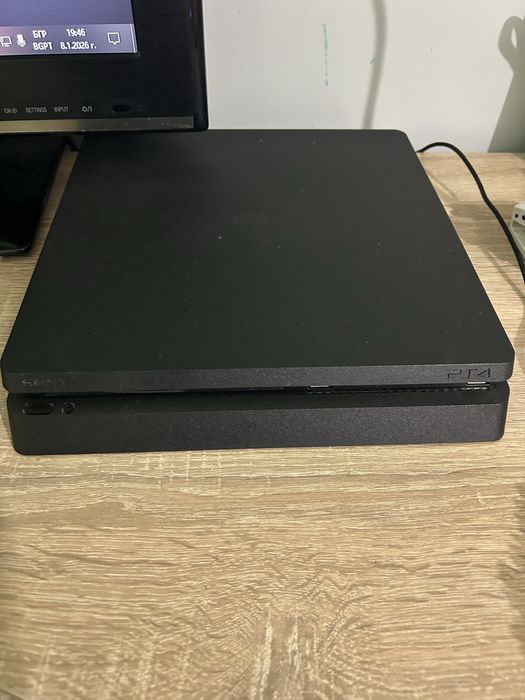 Playstation 4 с игри и джойстик