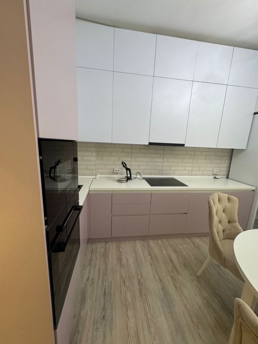 Сдам 2х комн 300000 тенге