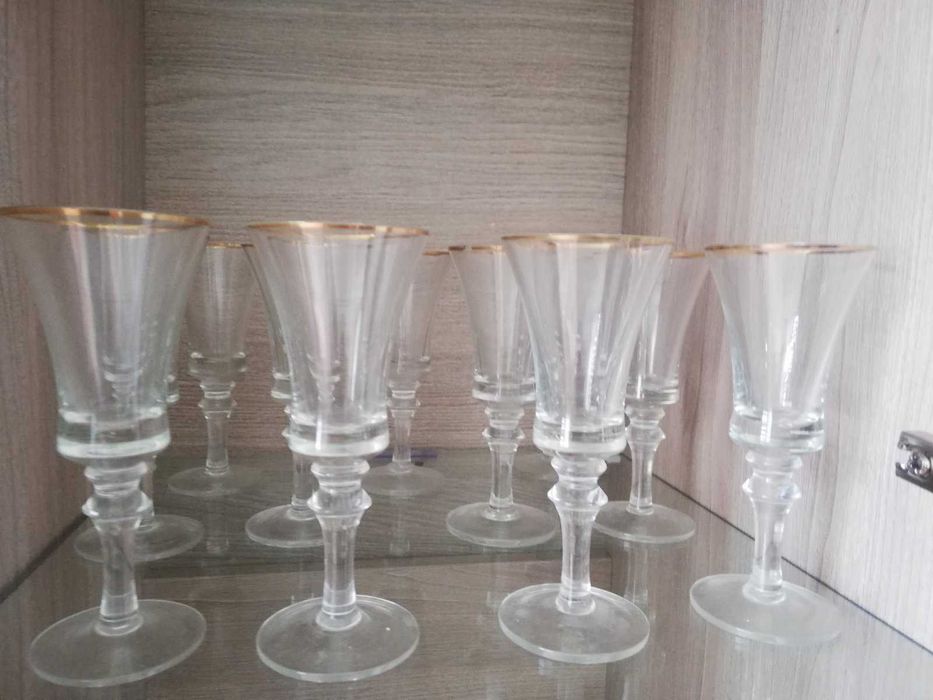 Комплект чаши за различни напитки