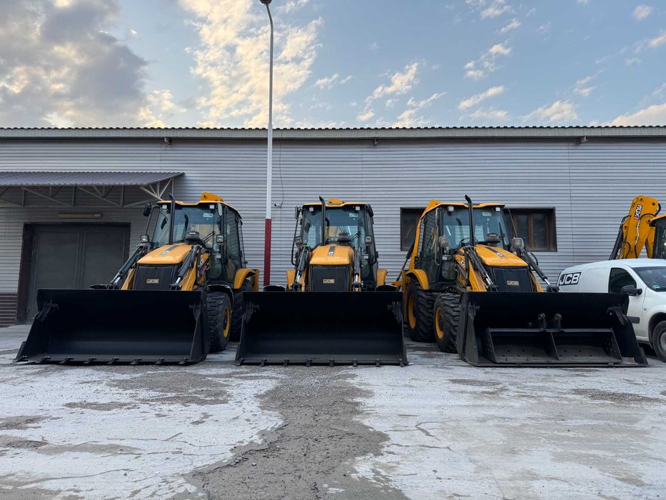 В наличии экскаватор-погрузчик JCB 3СX PLUS (телескоп)