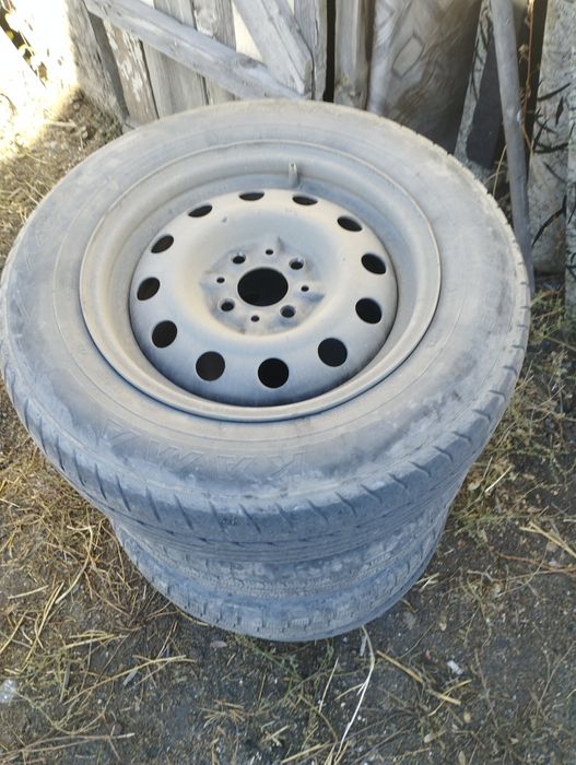 Продам диски с шинами,на 14.ть