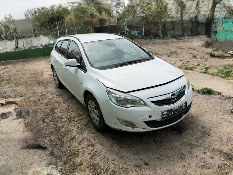 Opel Astra J Sports Tourer 1.7 CDTI 125 CP – Fără acte – Pentru dezmembrări