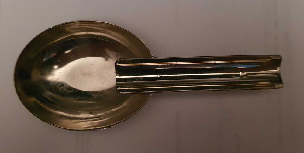 Scrumiera pentru tigari de foi - noua