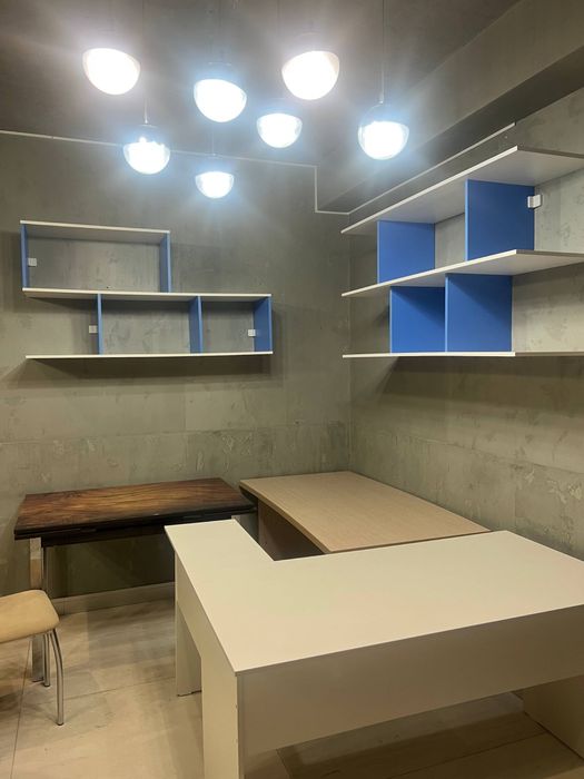 Продаю полки и столы офисные