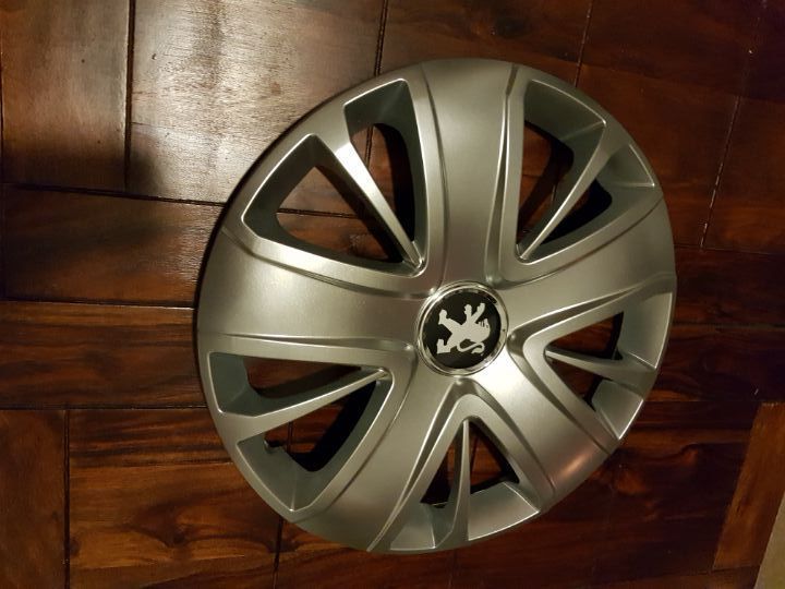 capace roti peugeot r15 la set de 4 buc,capace janata aliaj