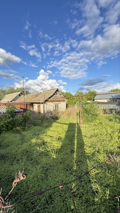 Продам участок со старым домом