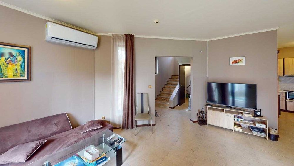 Продава се Къща в с. Кошарица, Област Бургас - 143 кв.м за 945 €/кв.м - Снимка #1