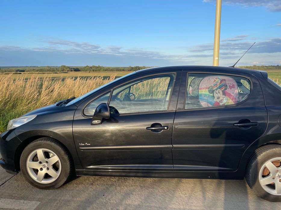 Vând mașina Peugeot 207