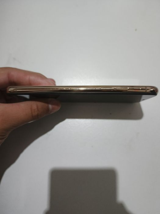 Айфон хс блокировонный