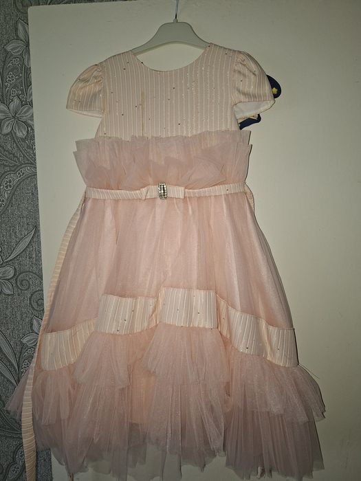 Продам платья детские