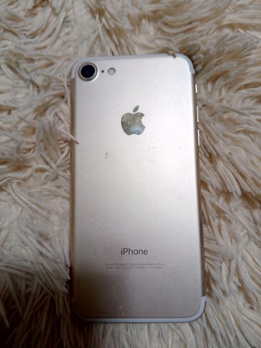 Продаю iPhone 7 без гарантии