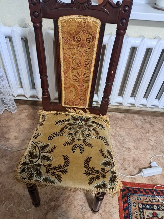 Стол с стульями длинный