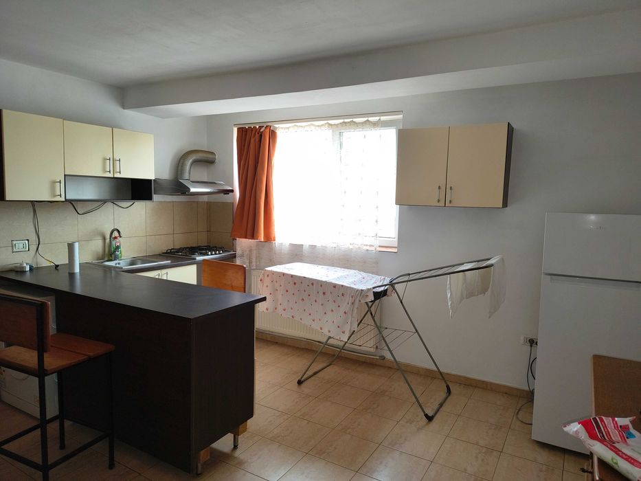 Garsoniera zona Dacia