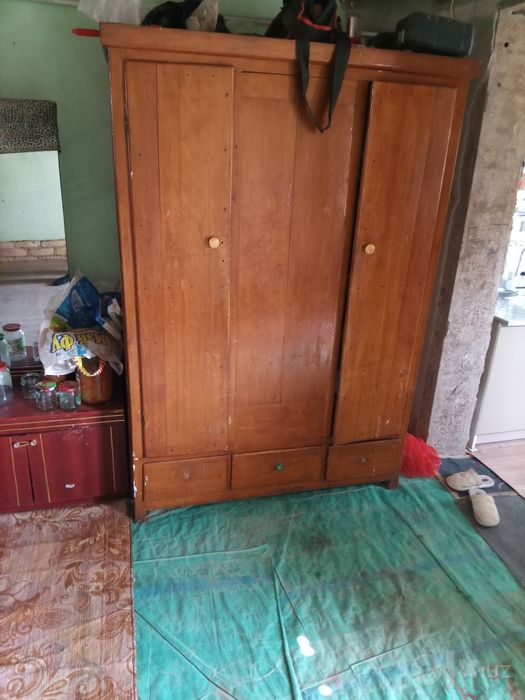 Usi shkaflar ham truma satiladi obshi 600000 som jane bir truma bar