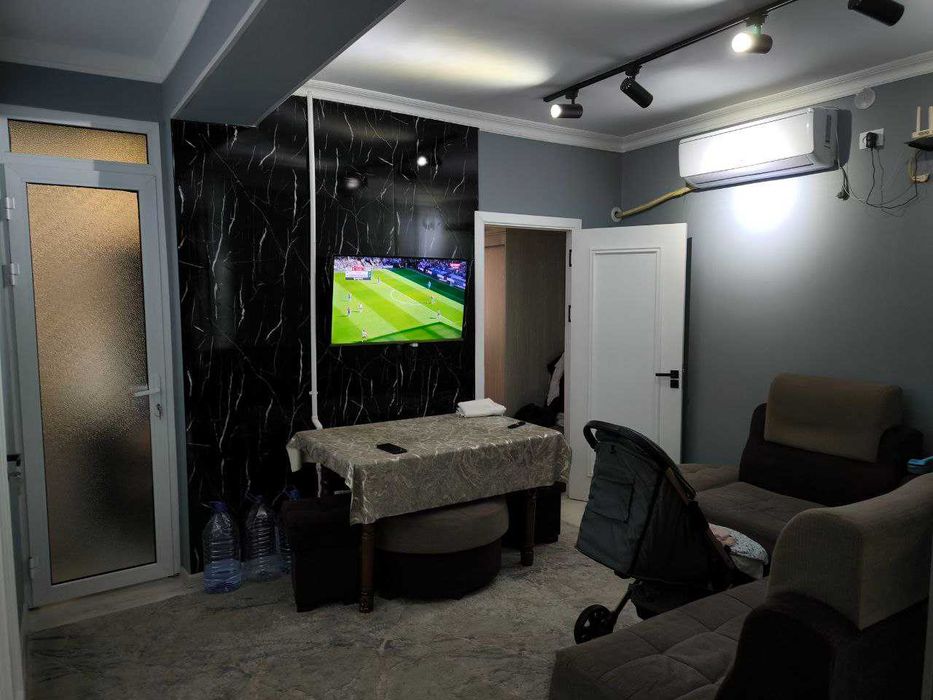 Массив Караташ за ГУМом  Туркуаз 3-комн 8/12 70 м² хороший ремонт