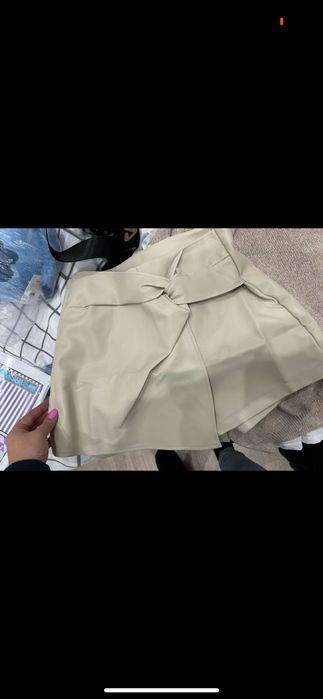 Кожени къси панталони