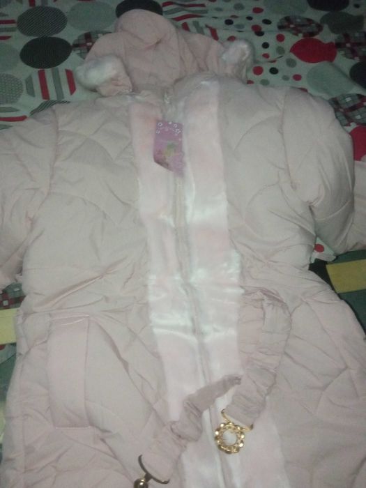 Куртка теплая новая для девочки