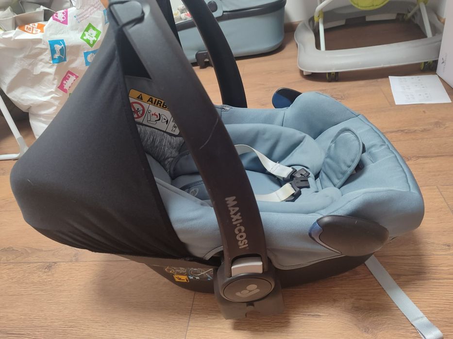 Maxi-cosi столче за кола