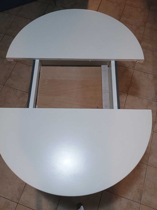 Маса трапезна от масив разтегателна