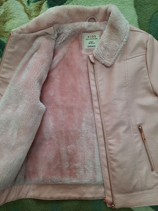 Красивая куртка на девочку