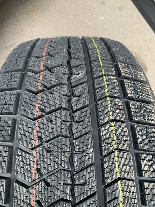 Продам шины липучка 255/45/20