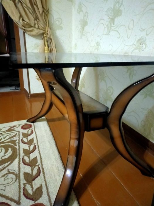 СРОЧНО. Продам стеклянный журнальный столик