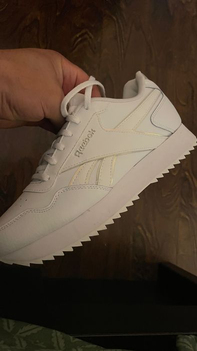 Adidasi Reebok albi damă mărimea 40,5