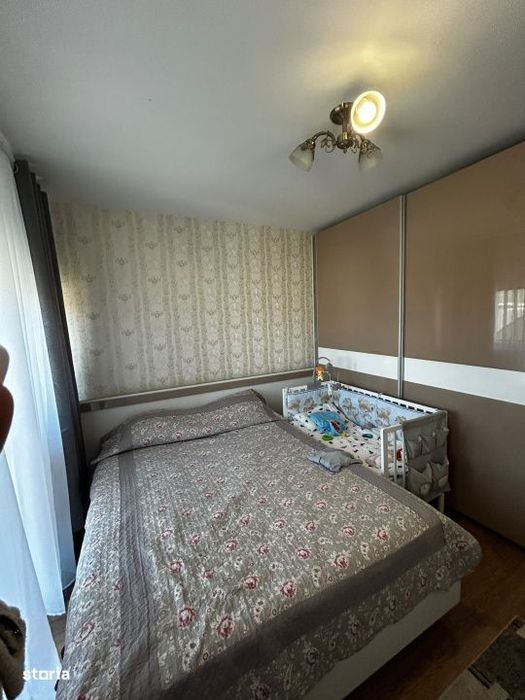 Apartament 2 camere transformat in 3, etaj 3 cu lift, zona Marasesti