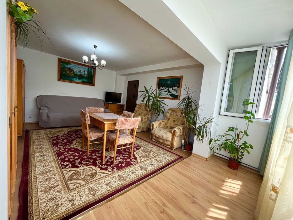Proprietar. Vând apartament 2 camere decomandat în Dej, zona străzii Ștefan cel Mare.