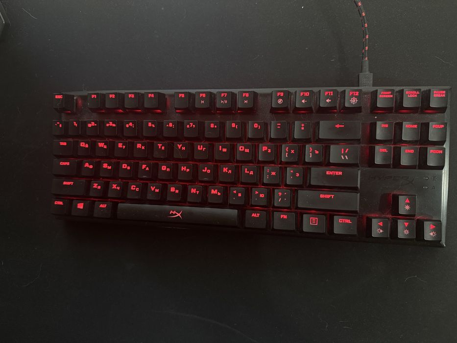 Продам клавиатуру HyperX механика