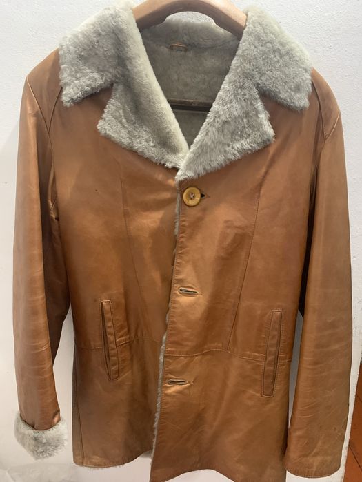 Продам верхнюю одежду.