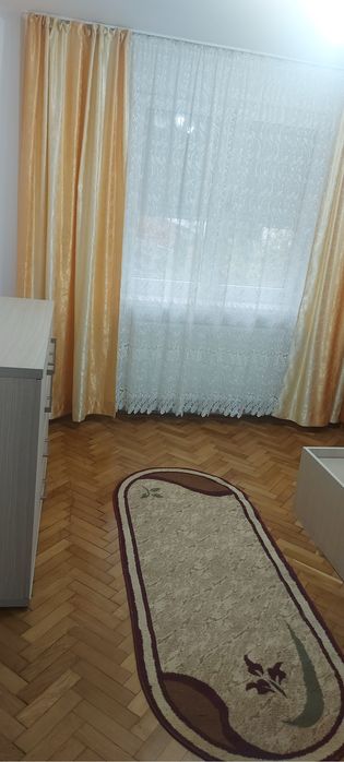 Inchiriez apartament 3camere