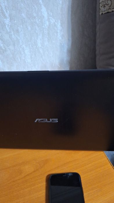 Ноутбук ASUS i3 core GeForce 920m