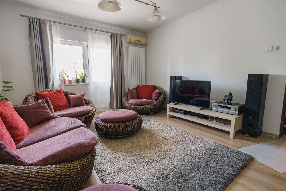 Direct proprietar - vand apartament mobilat si centrala termica 2 camere Calea Vitan