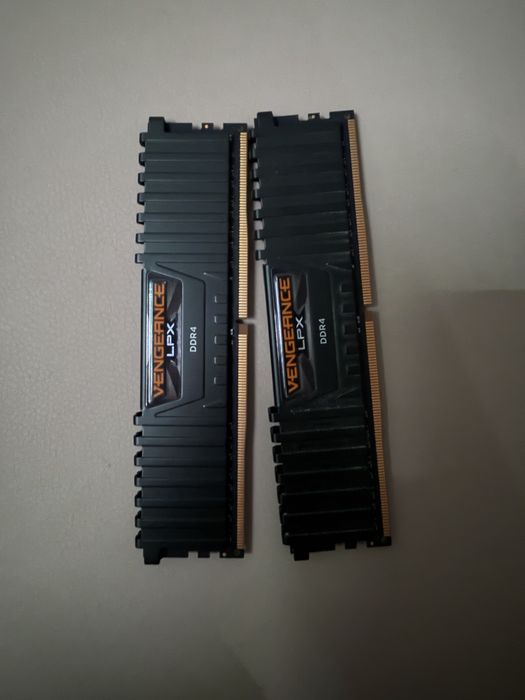 corsair vengeance 16gb 3200mhz