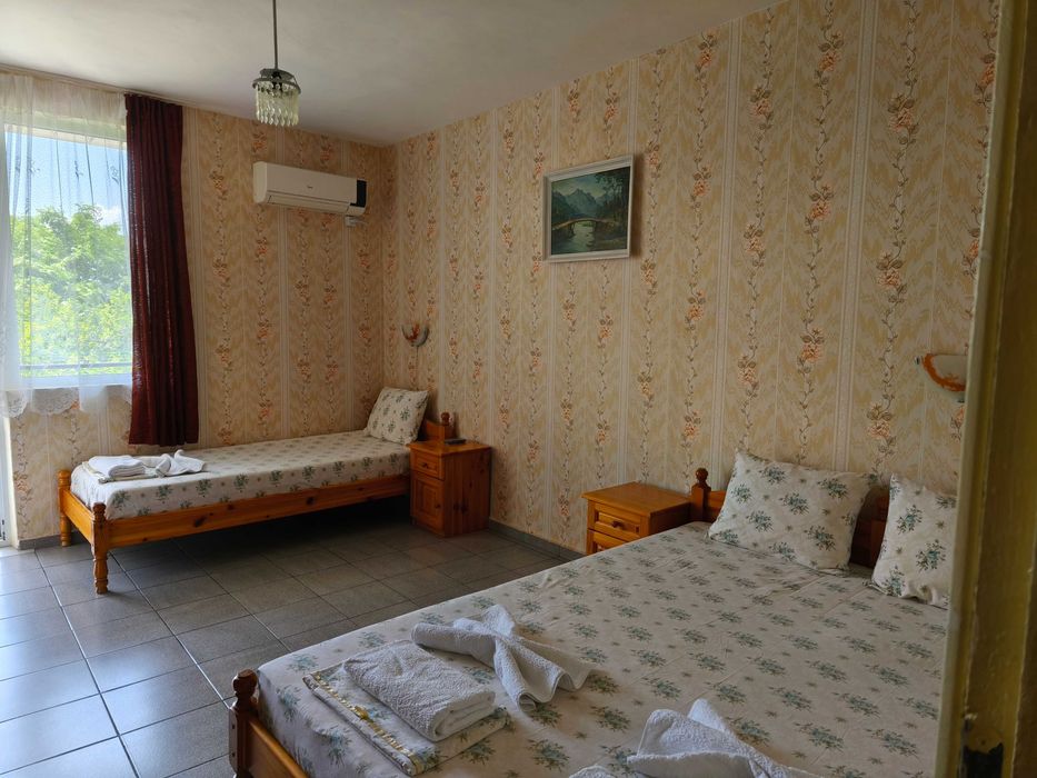 ЗАПАЗЕТЕ ВАШАТА ПОЧИВКА ДНЕС!!! ДОМ КОЛЕВИ ЧЕРНОМОРЕЦ тел.0886/832655.
