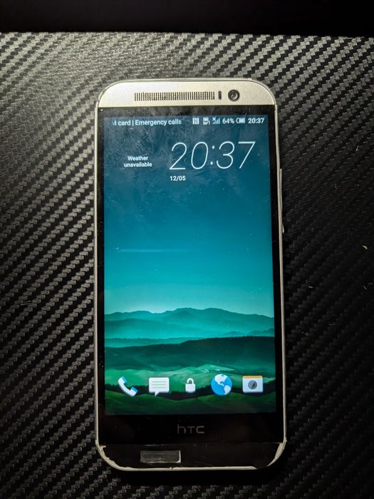 HTC One M8 смартфон