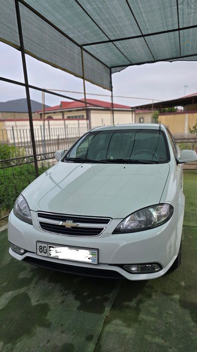 Продам Chevrolet Gentra (Белый)