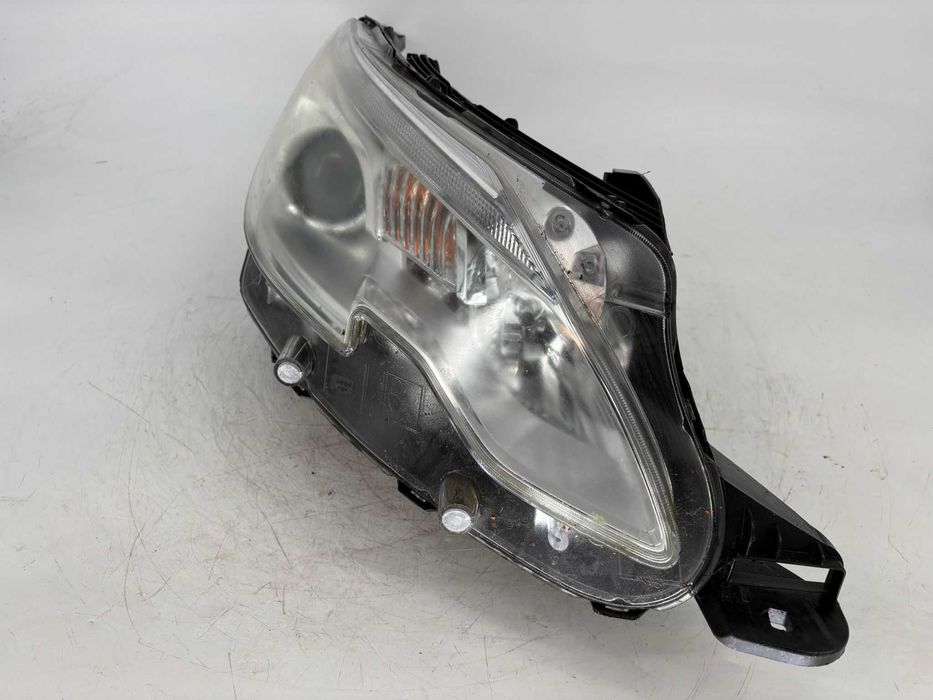 Far stanga/dreapta Peugoet 2008 an 2014